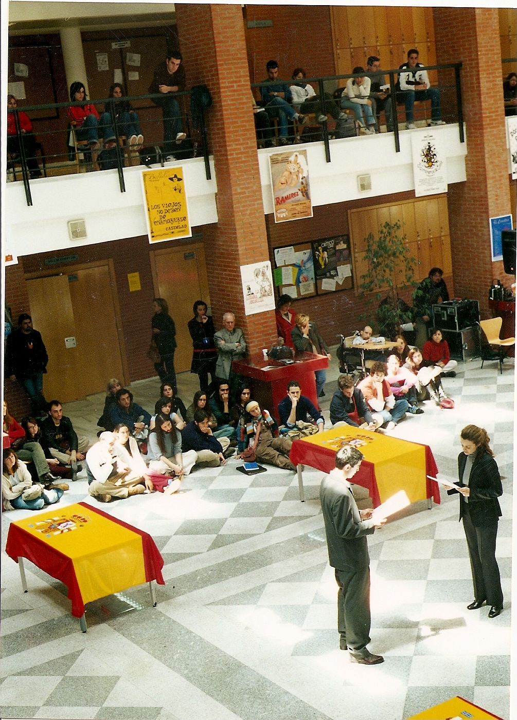 Lectura dramatizada de El que fue mi hermano, Universidad Carlos III, Getafe, 2004.