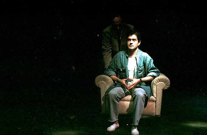 1995. Ángel Sardá en Para quemar la memoria. Madrid. Foto: Chicho 